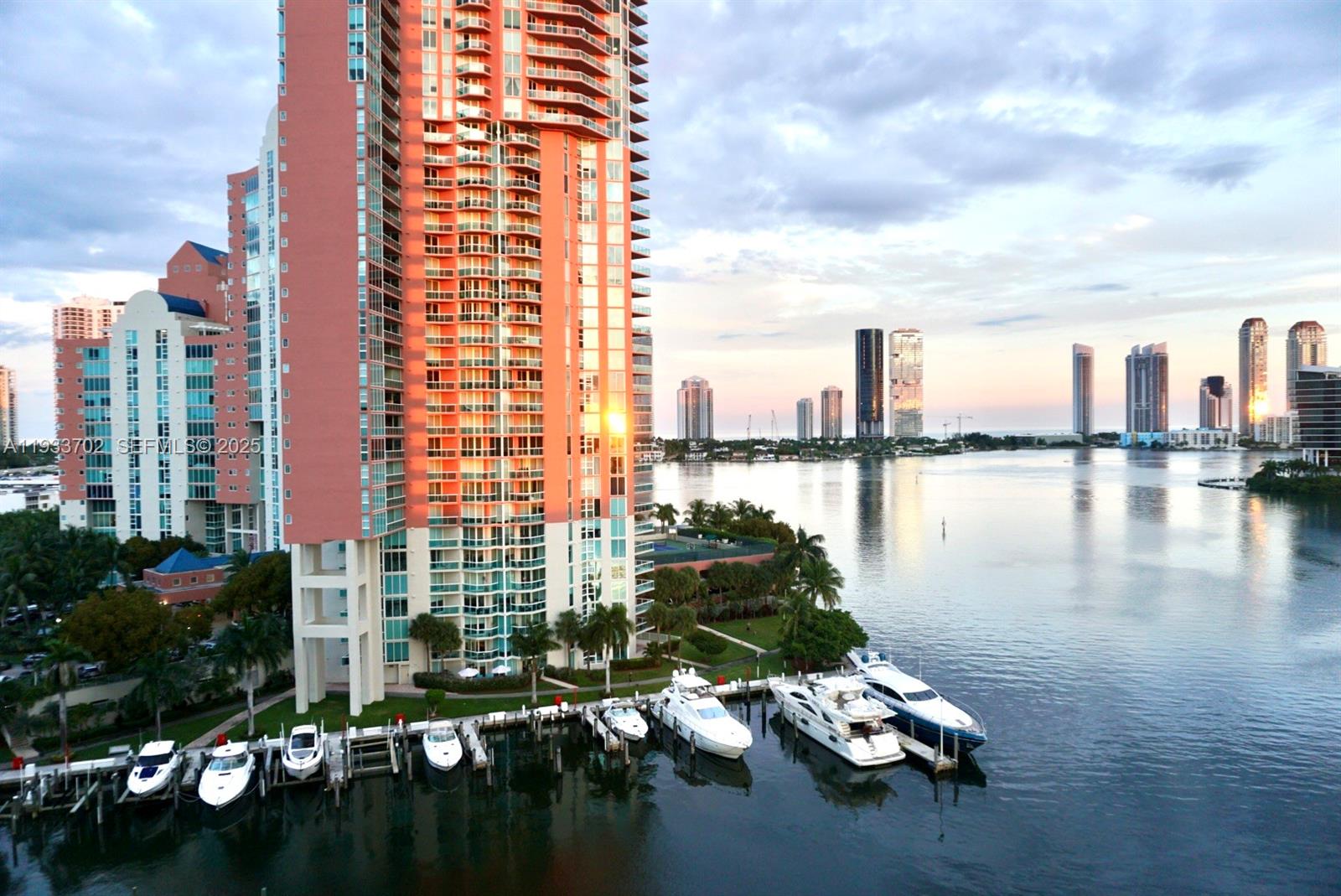 AVENTURA MARINA CONDO NUM - Residential