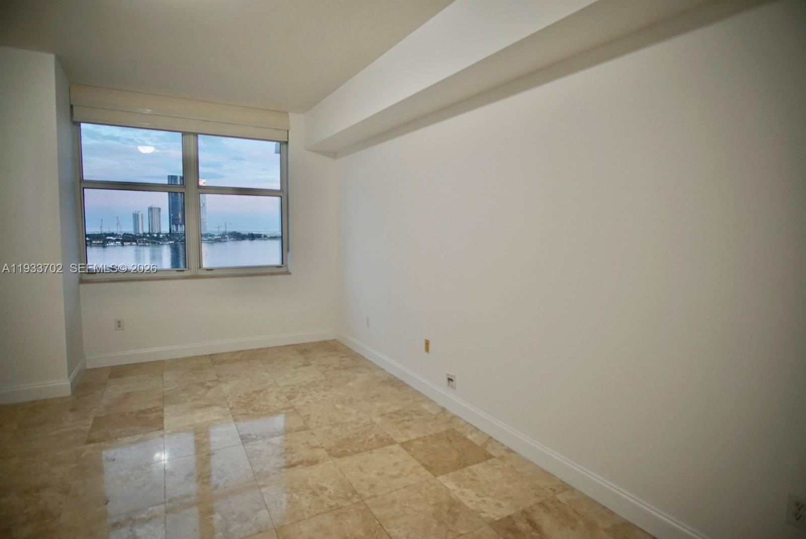 AVENTURA MARINA CONDO NUM - Residential