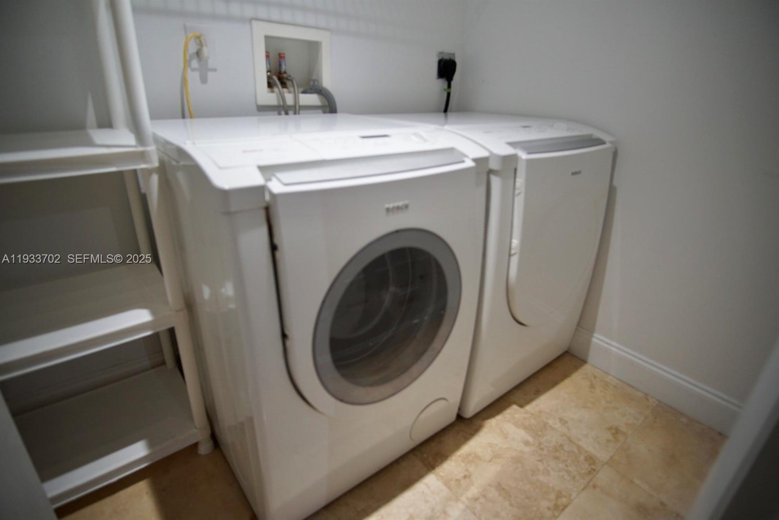 AVENTURA MARINA CONDO NUM - Residential