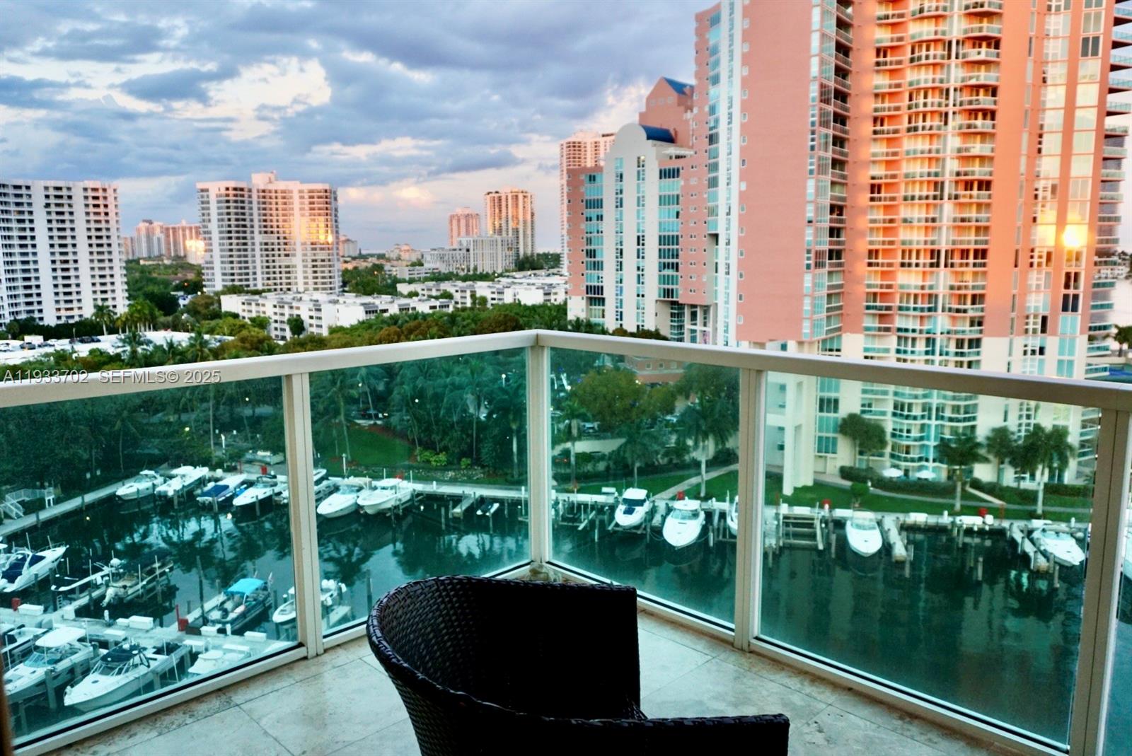 AVENTURA MARINA CONDO NUM - Residential