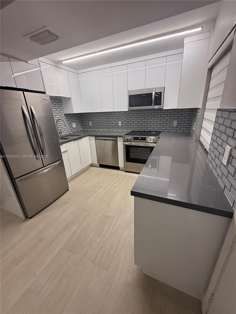 PIERPOINTE FIVE CONDO I - Residential Lease