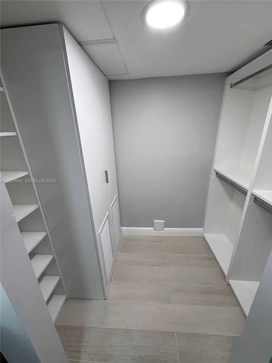 PIERPOINTE FIVE CONDO I - Residential Lease