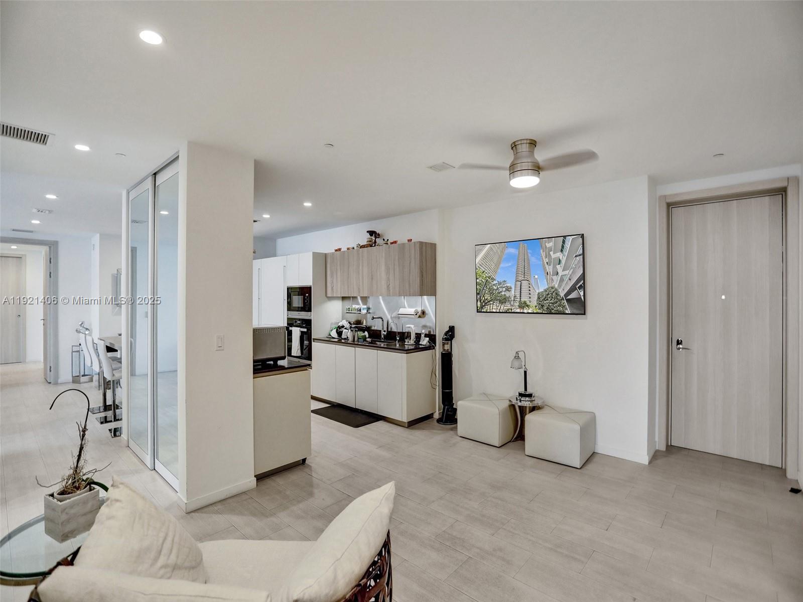 1000 Brickell Plz PH5103