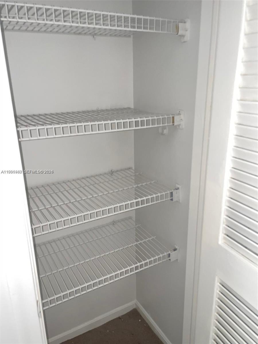 HOLLYBROOK GOLF AND - Residential