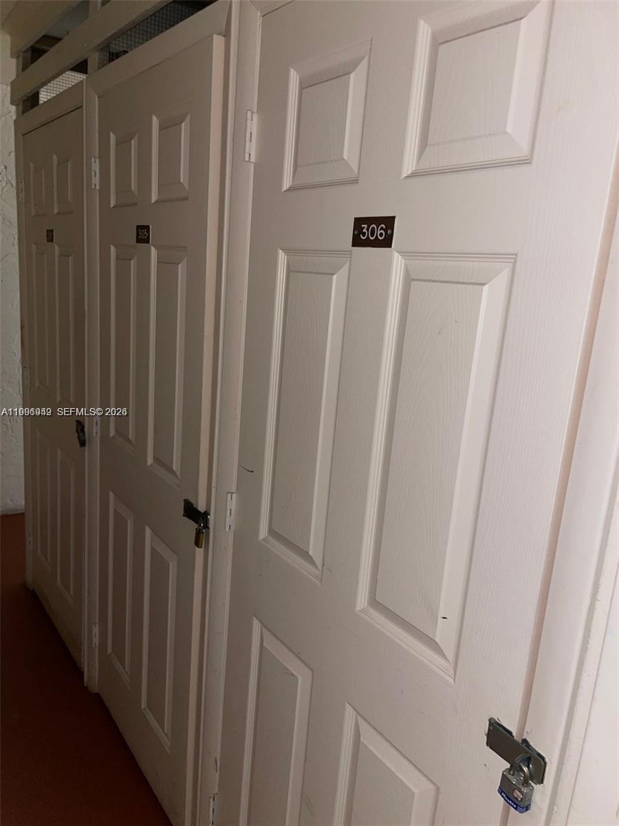 HOLLYBROOK GOLF AND - Residential