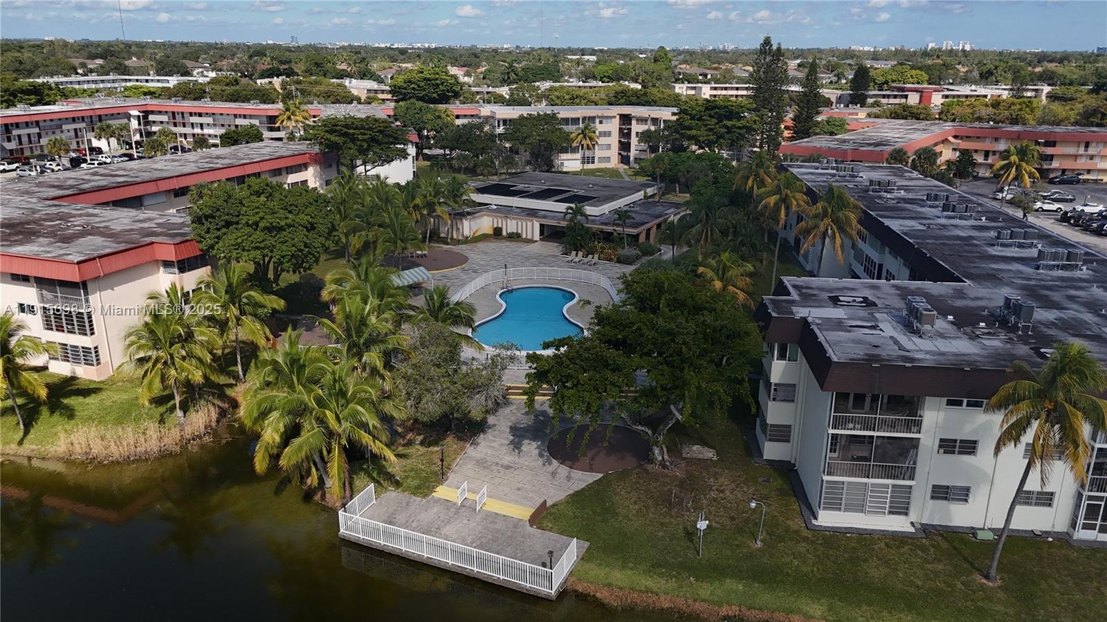 FIFTH HORIZONS CONDO - Residential