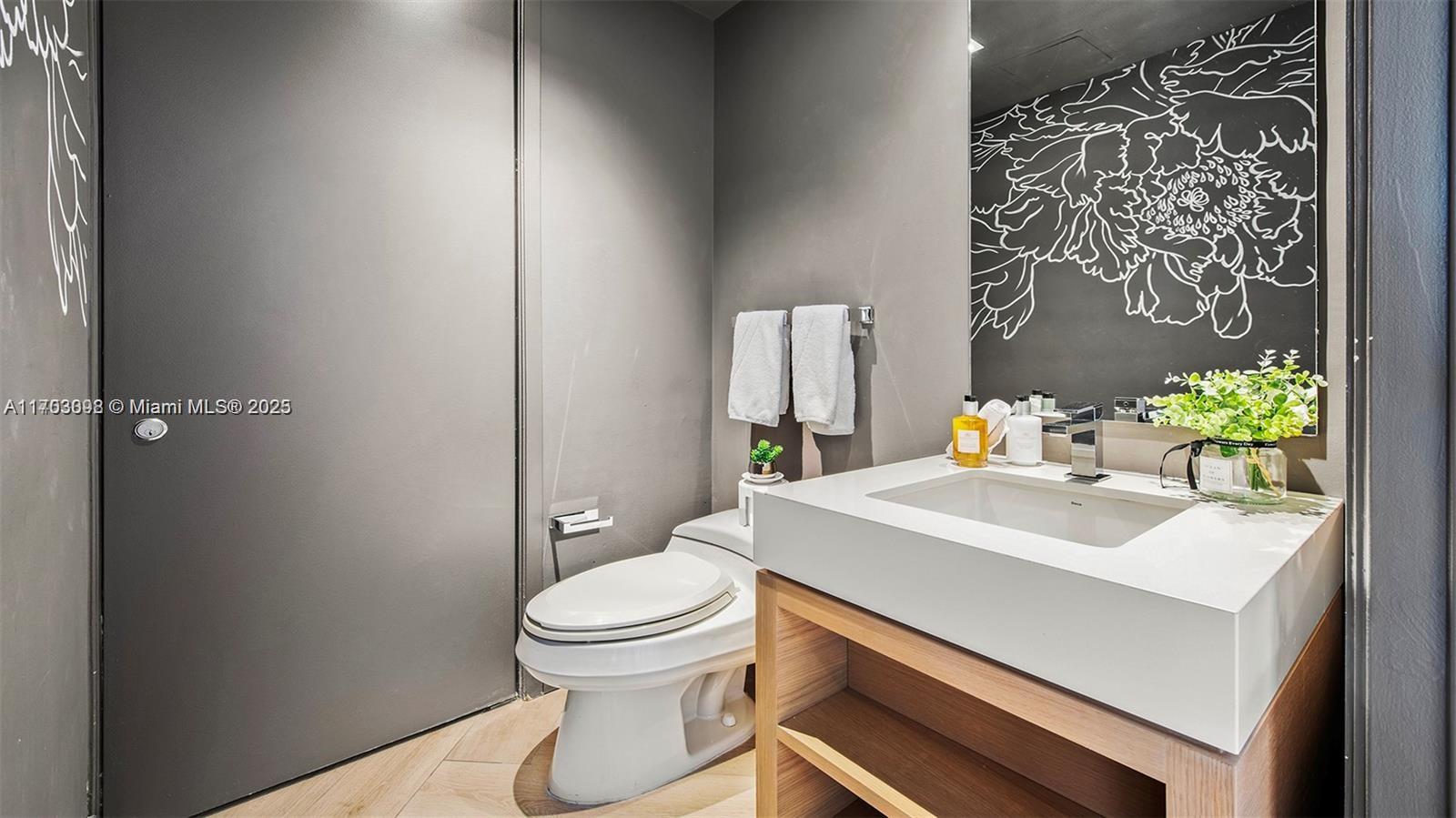 2201 COLLINS AVE CONDO - Residential