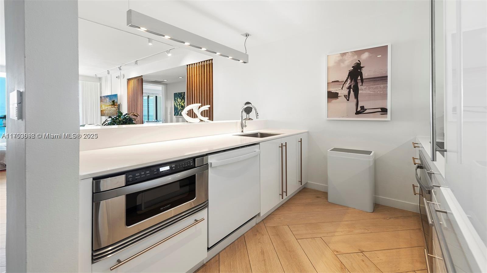 2201 COLLINS AVE CONDO - Residential