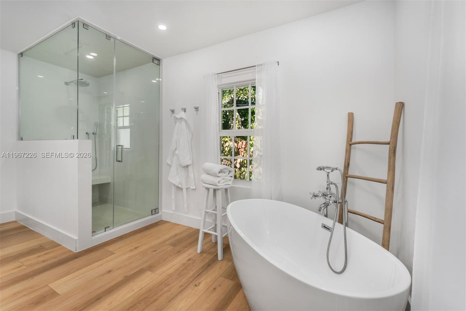 PARK MANOR - Residential