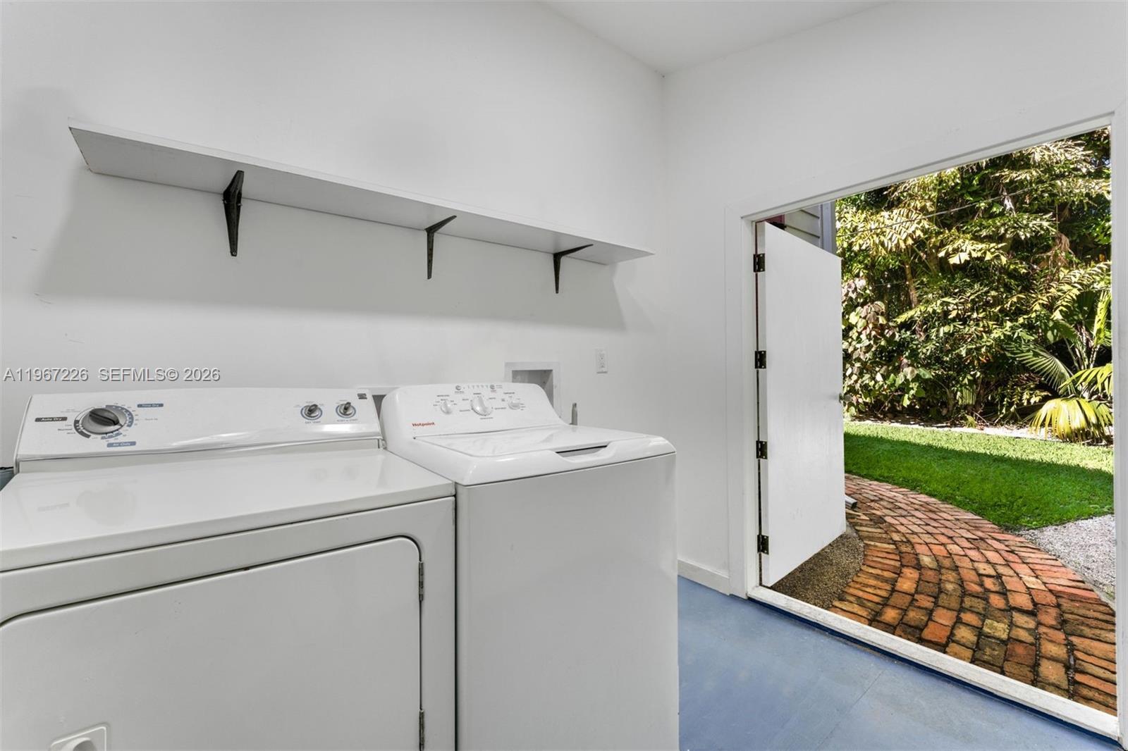 PARK MANOR - Residential