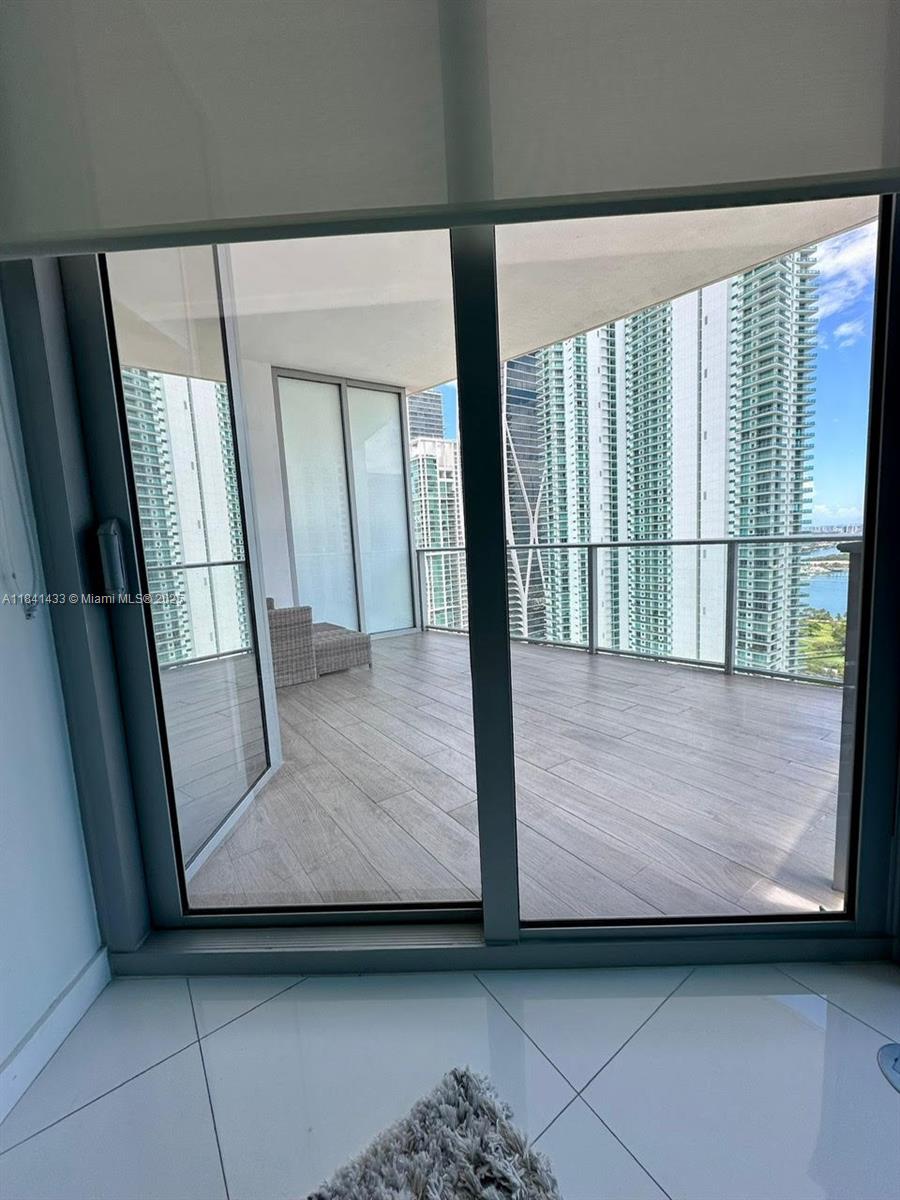 PARAMOUNT MIAMI WORLDCENT - Residential