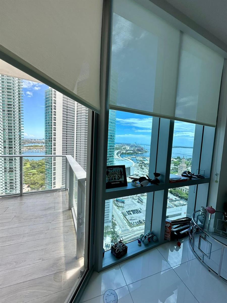 PARAMOUNT MIAMI WORLDCENT - Residential