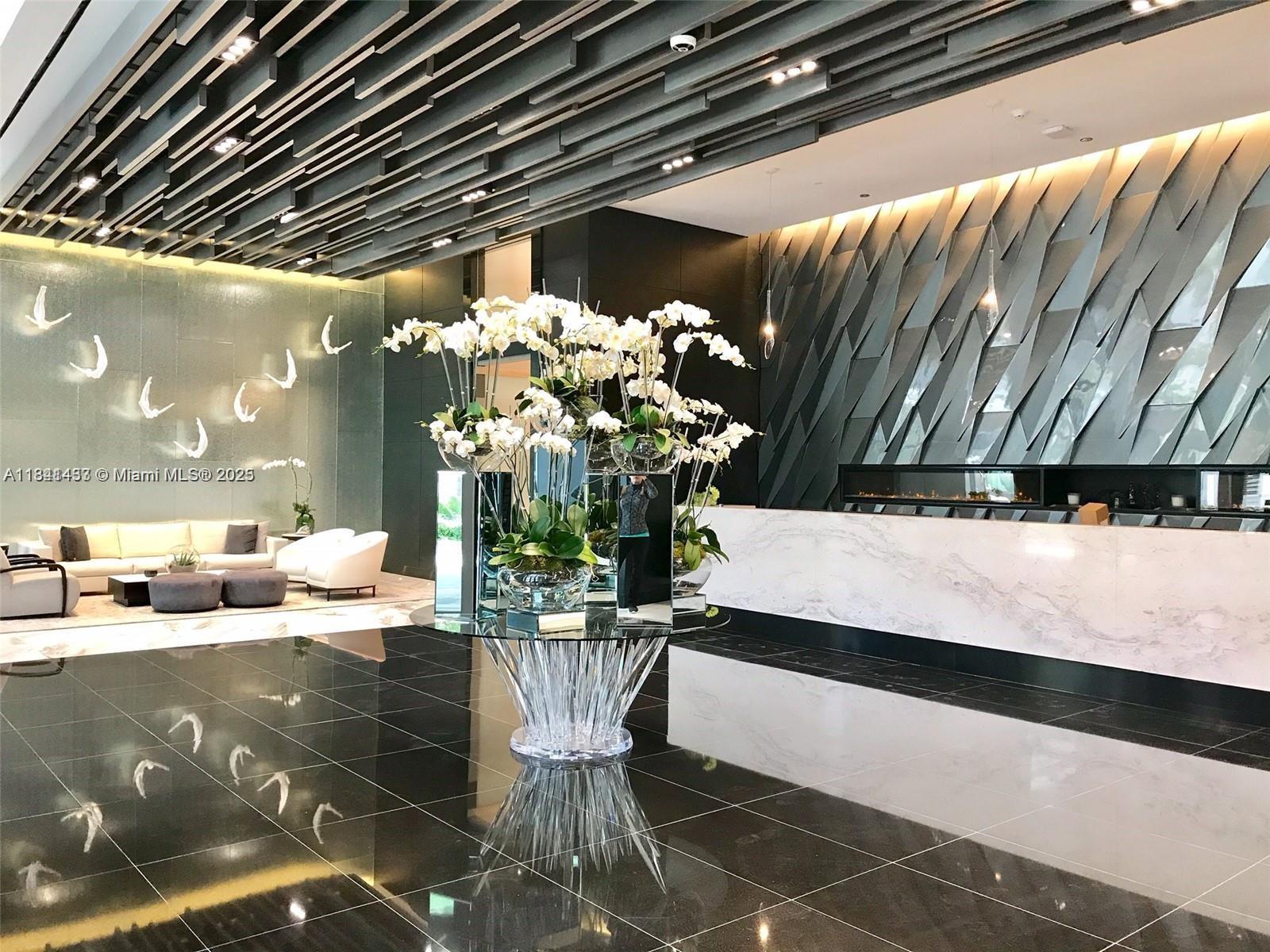 PARAMOUNT MIAMI WORLDCENT - Residential