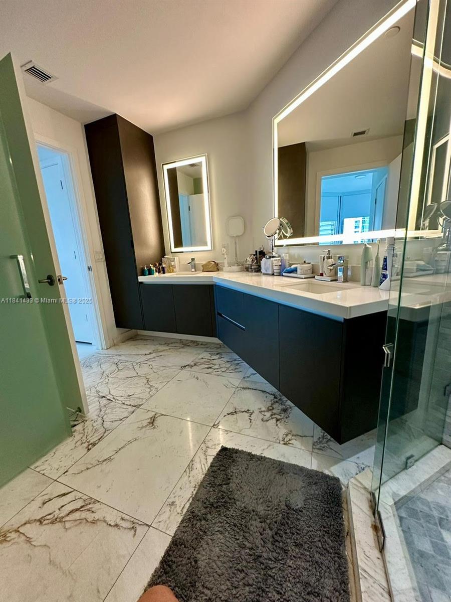 PARAMOUNT MIAMI WORLDCENT - Residential