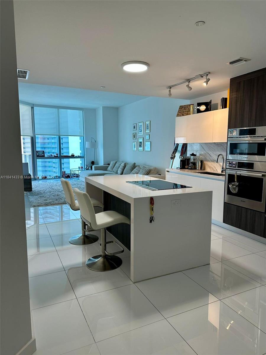 PARAMOUNT MIAMI WORLDCENT - Residential