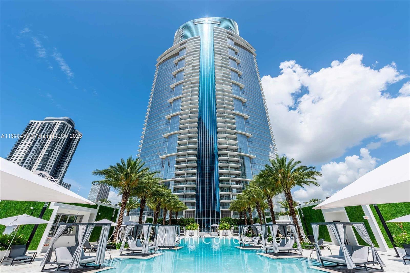 Spectacular unobstructed views of the Ocean, Intracoastal and the vibrant Cityscapecity from an amazing 2 Bed (Den converted into 2nd Bedroom), 2 spacious baths, top of the line appliances with modern European kitchen. Floor on the terrace. Private elevator access with private foyer. In the heart of Miami World Center this building has the most incredible resort like sophisticated amenities in the world, with 3 pools featuring floating cabanas, basketball court, tennis court, soccer field, Spa/Salon, Fitness center, 3D golf, children play room, BBQ area, convenience store, pool at roof top, recording studio, theater, the incredible Sky view lounge and much more.