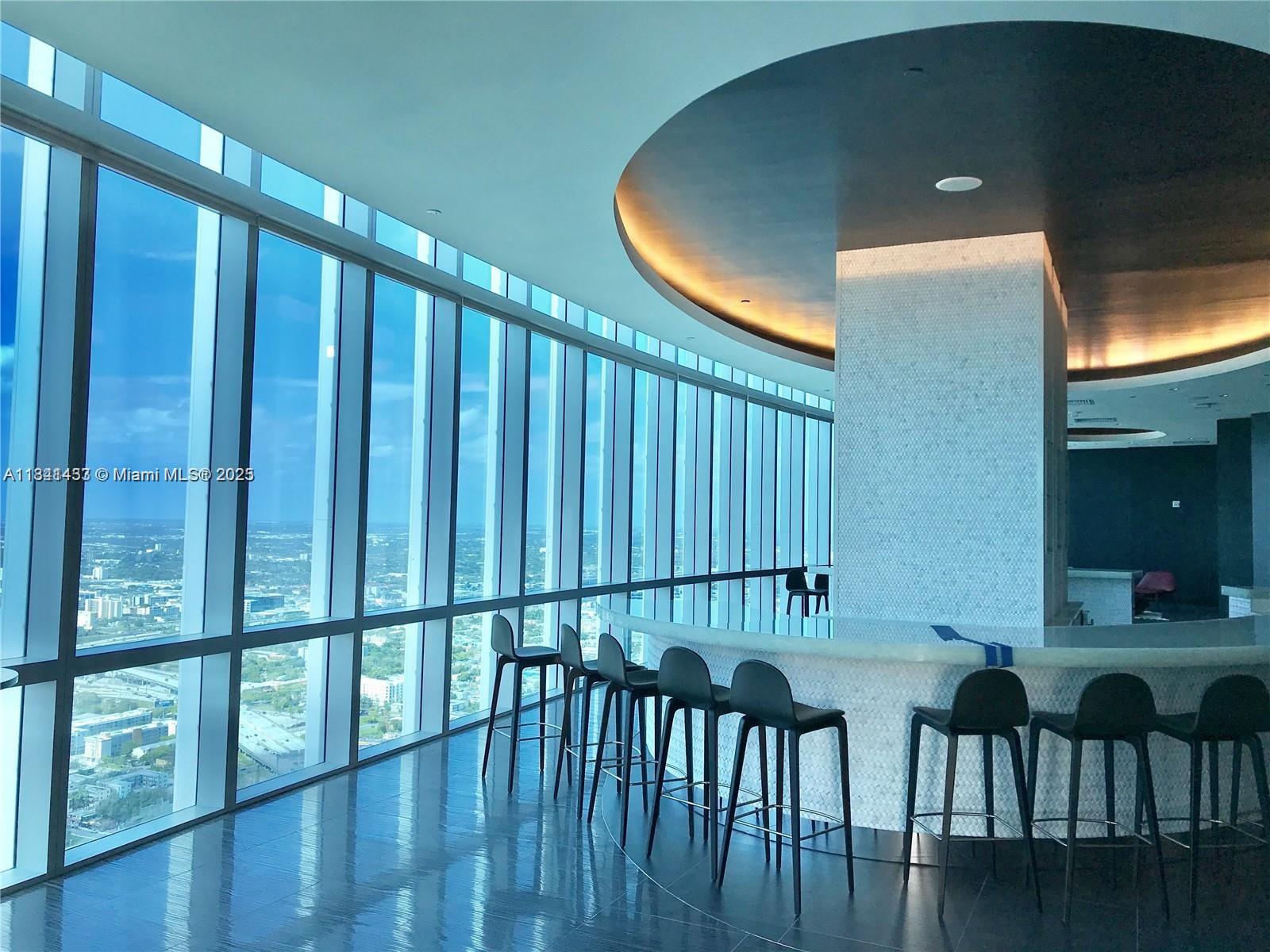 PARAMOUNT MIAMI WORLDCENT - Residential