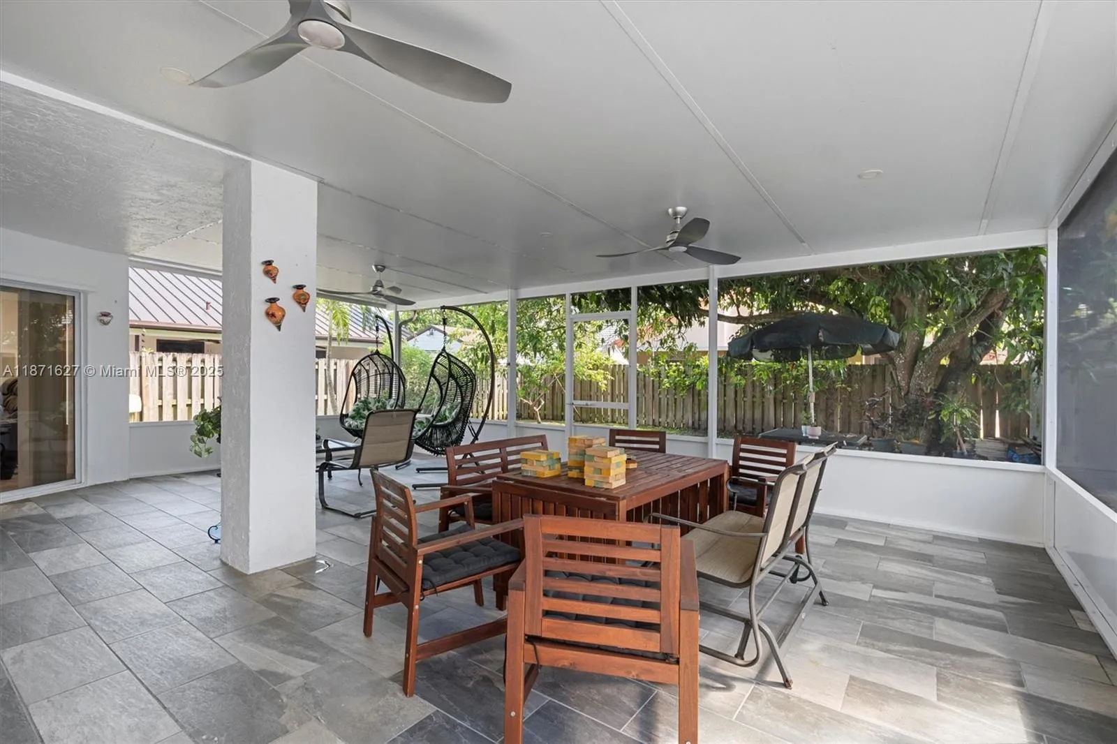 Miami, Florida 33186, United States, 4 Bedrooms Bedrooms, ,3 BathroomsBathrooms,Residential,Active,204585