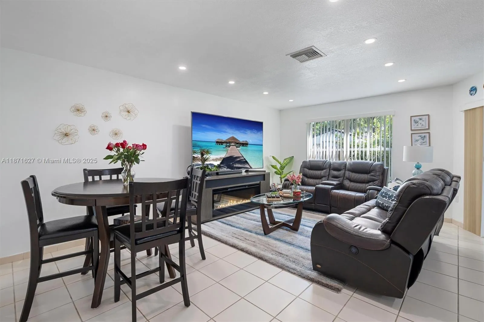 Miami, Florida 33186, United States, 4 Bedrooms Bedrooms, ,3 BathroomsBathrooms,Residential,Active,204585