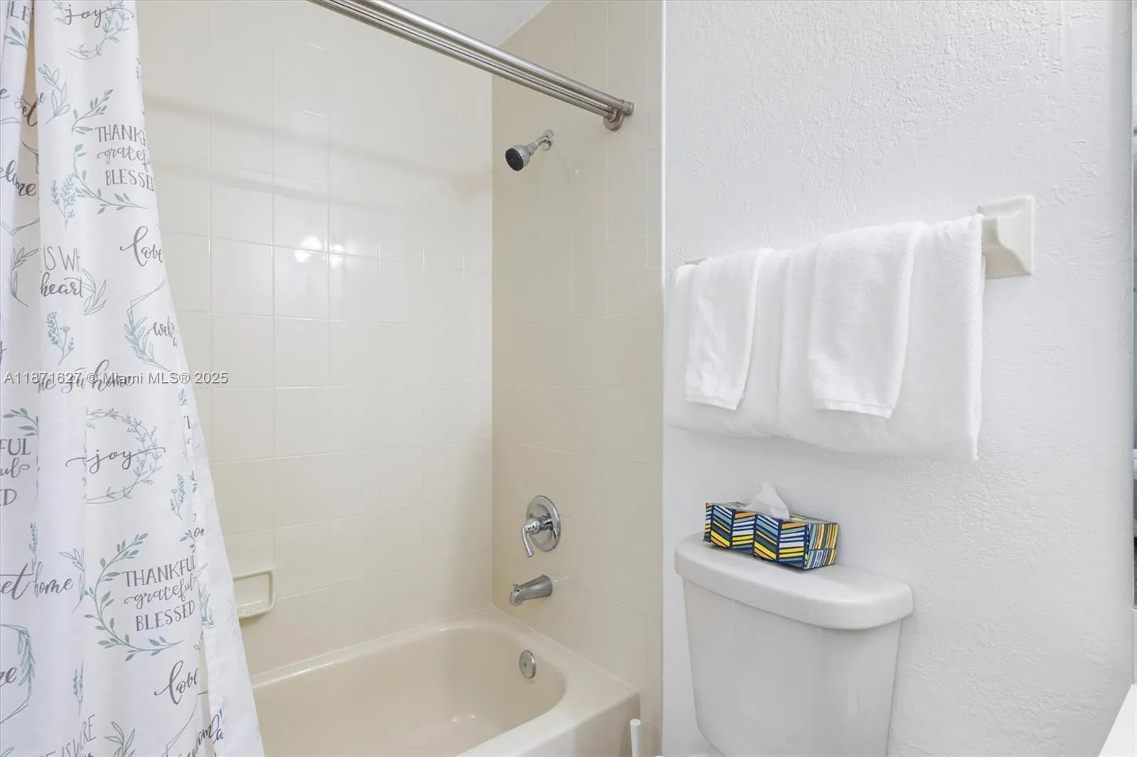 Miami, Florida 33186, United States, 4 Bedrooms Bedrooms, ,3 BathroomsBathrooms,Residential,Active,204585