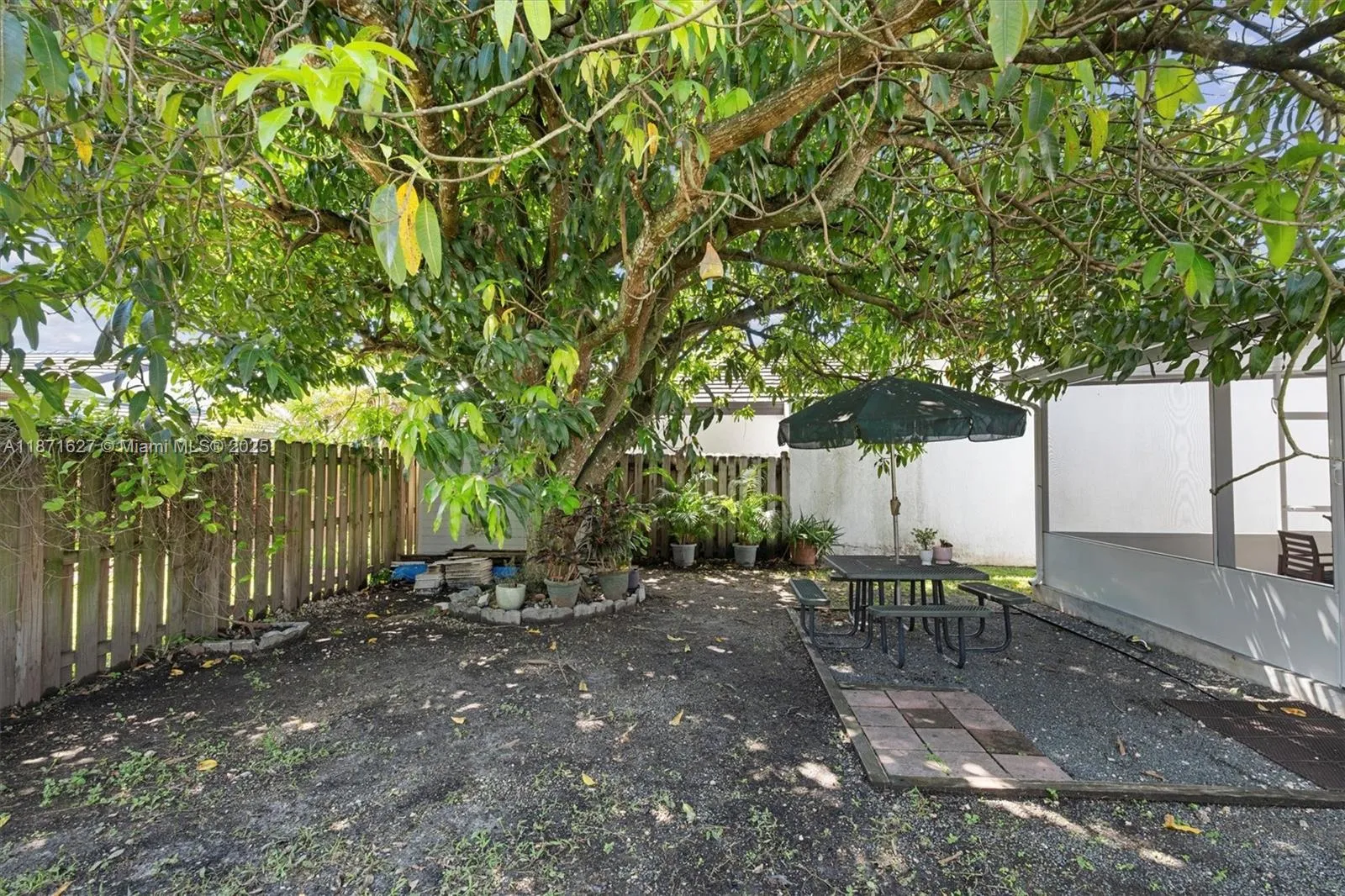 Miami, Florida 33186, United States, 4 Bedrooms Bedrooms, ,3 BathroomsBathrooms,Residential,Active,204585