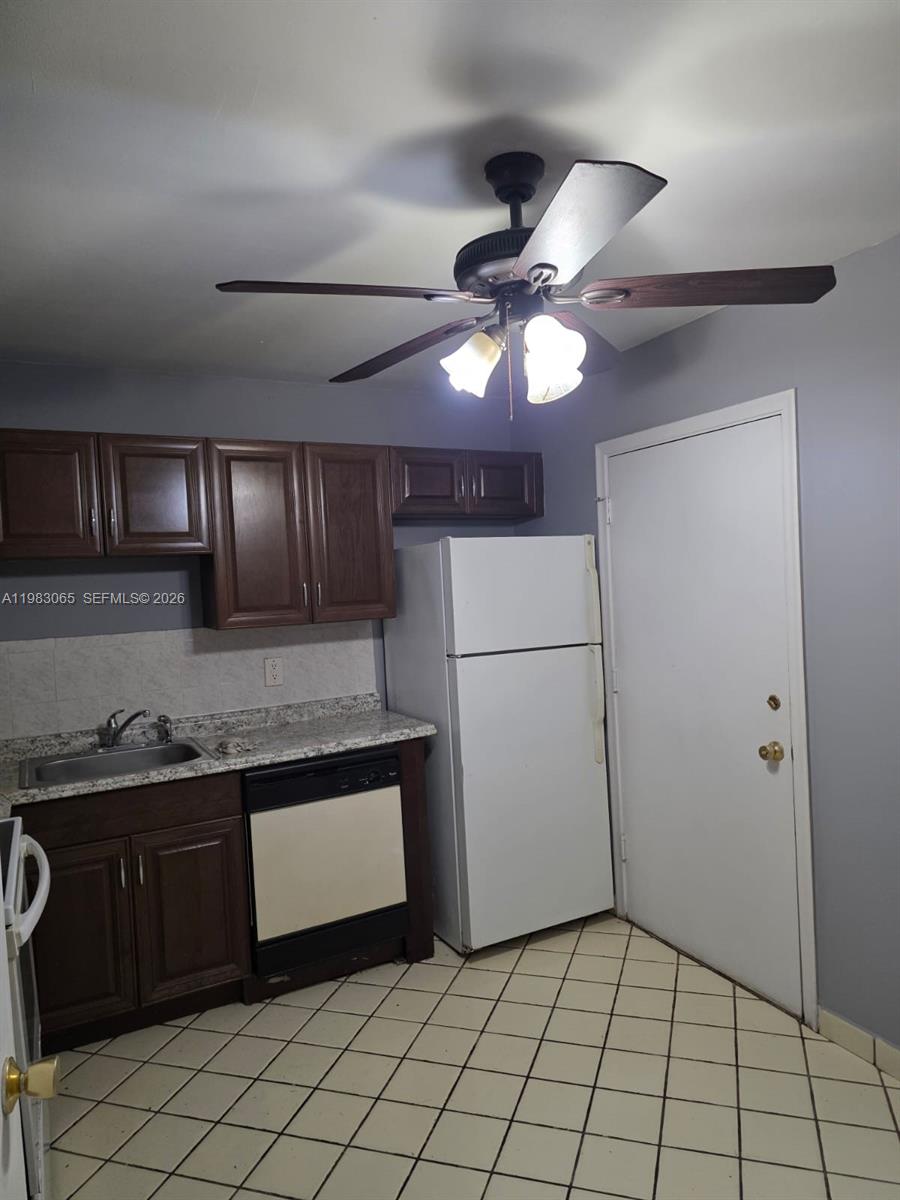 CASTLE APARTMENTS 17 COND - Residential Lease