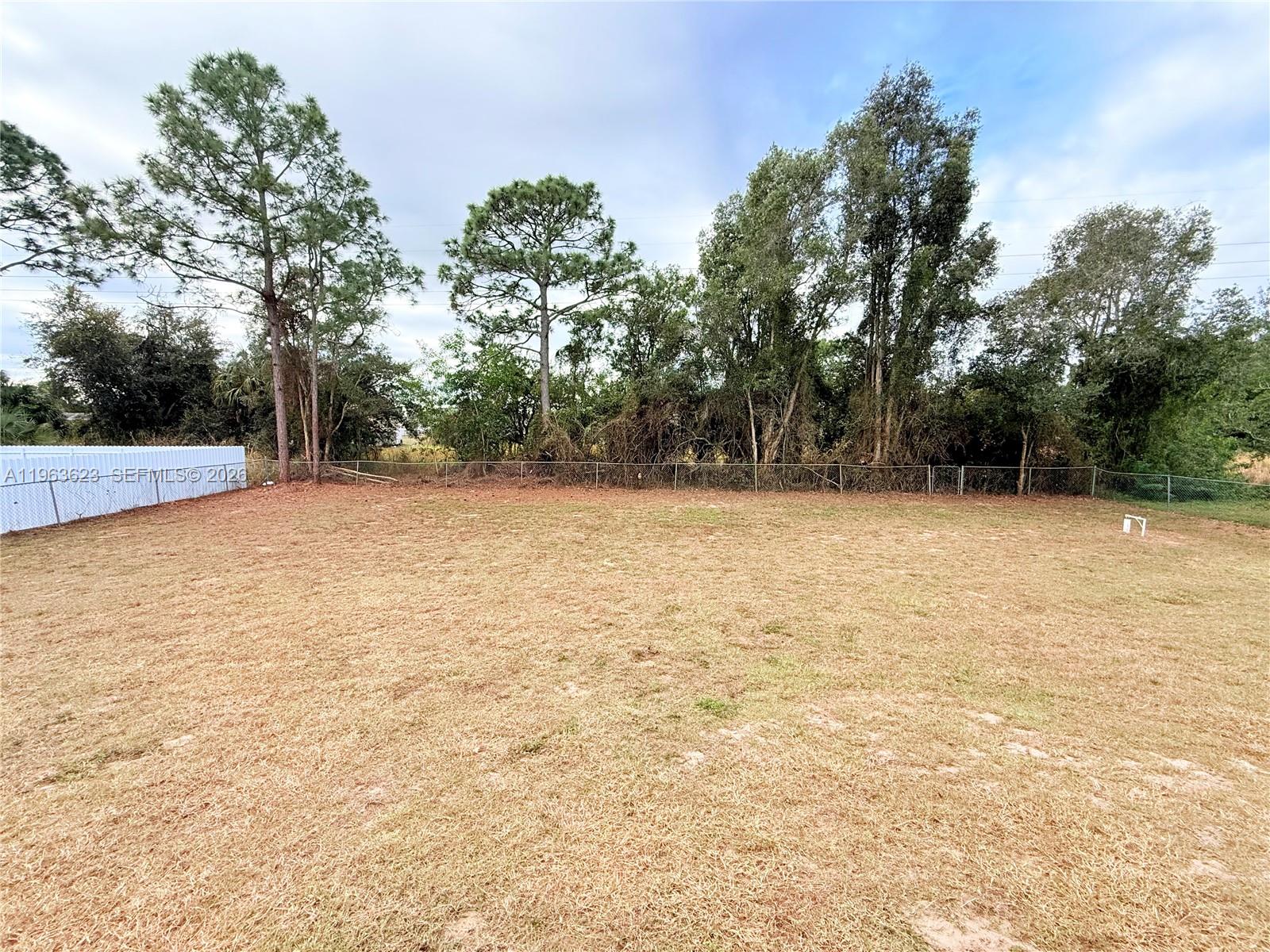 MIRROR LAKES - Residential