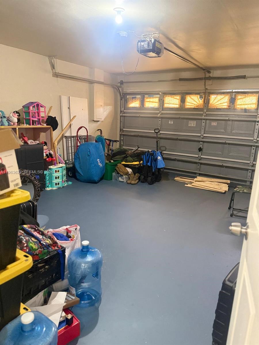 MIRROR LAKES - Residential