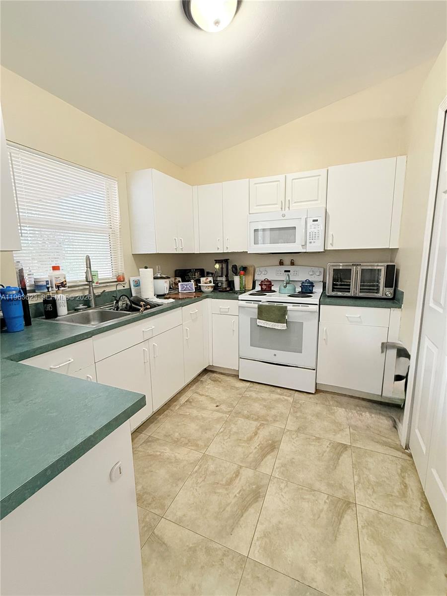 MIRROR LAKES - Residential