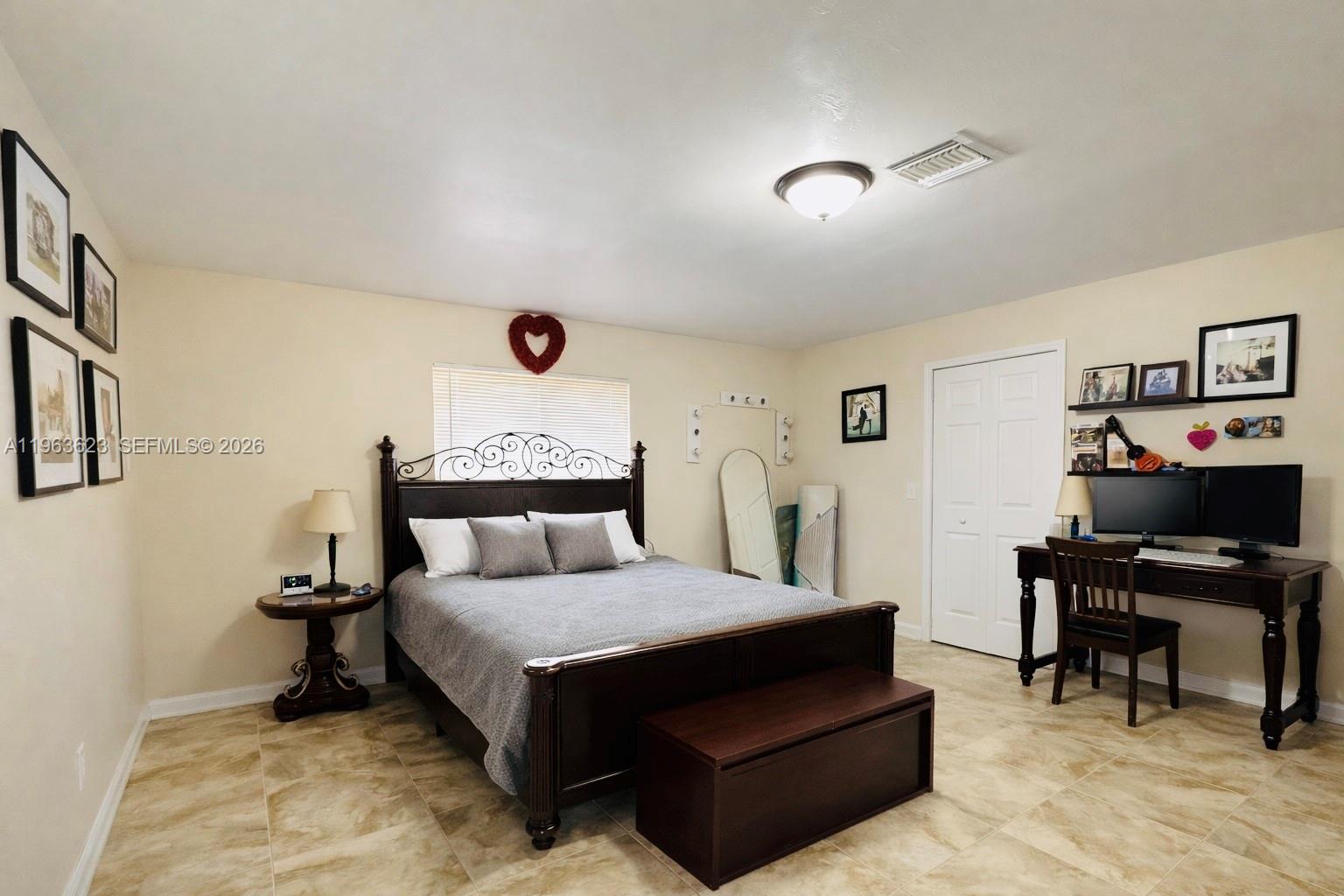 MIRROR LAKES - Residential