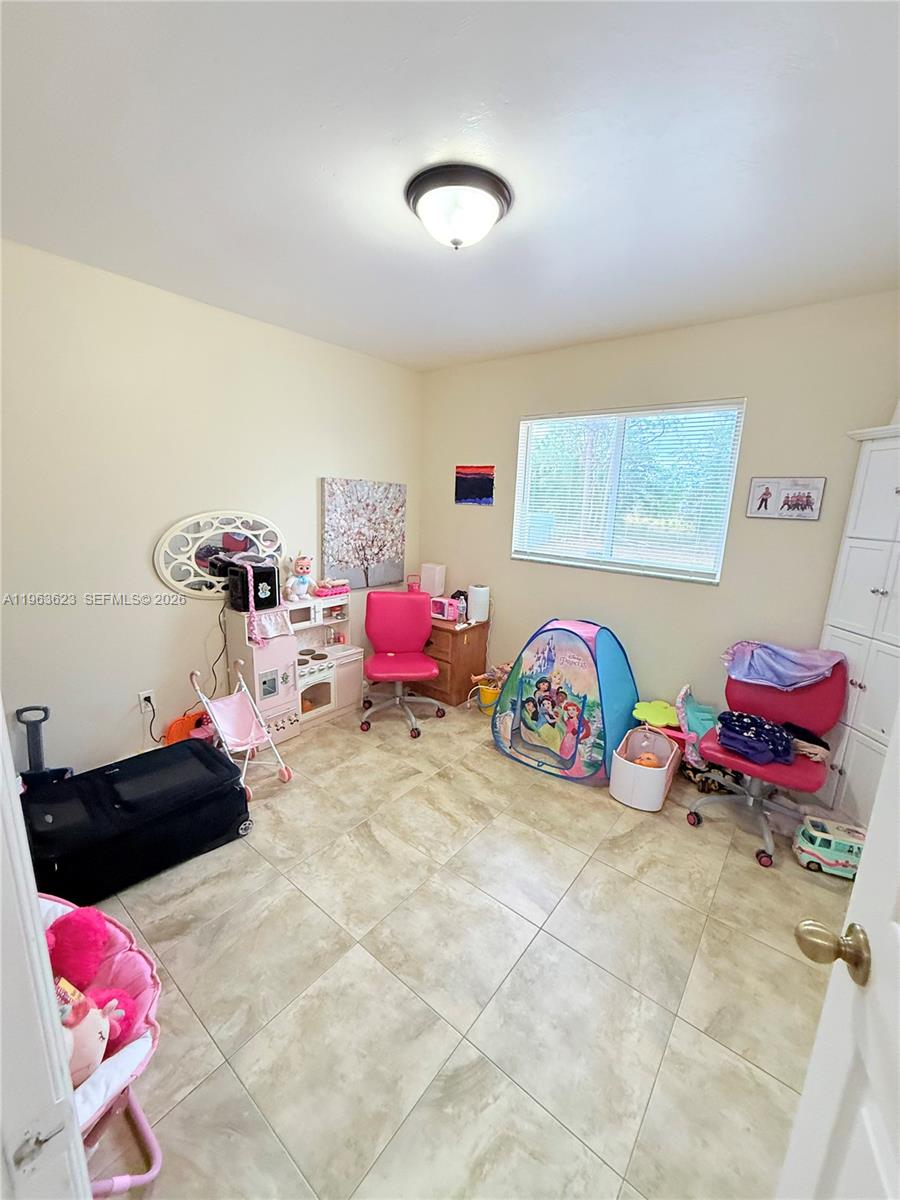 MIRROR LAKES - Residential