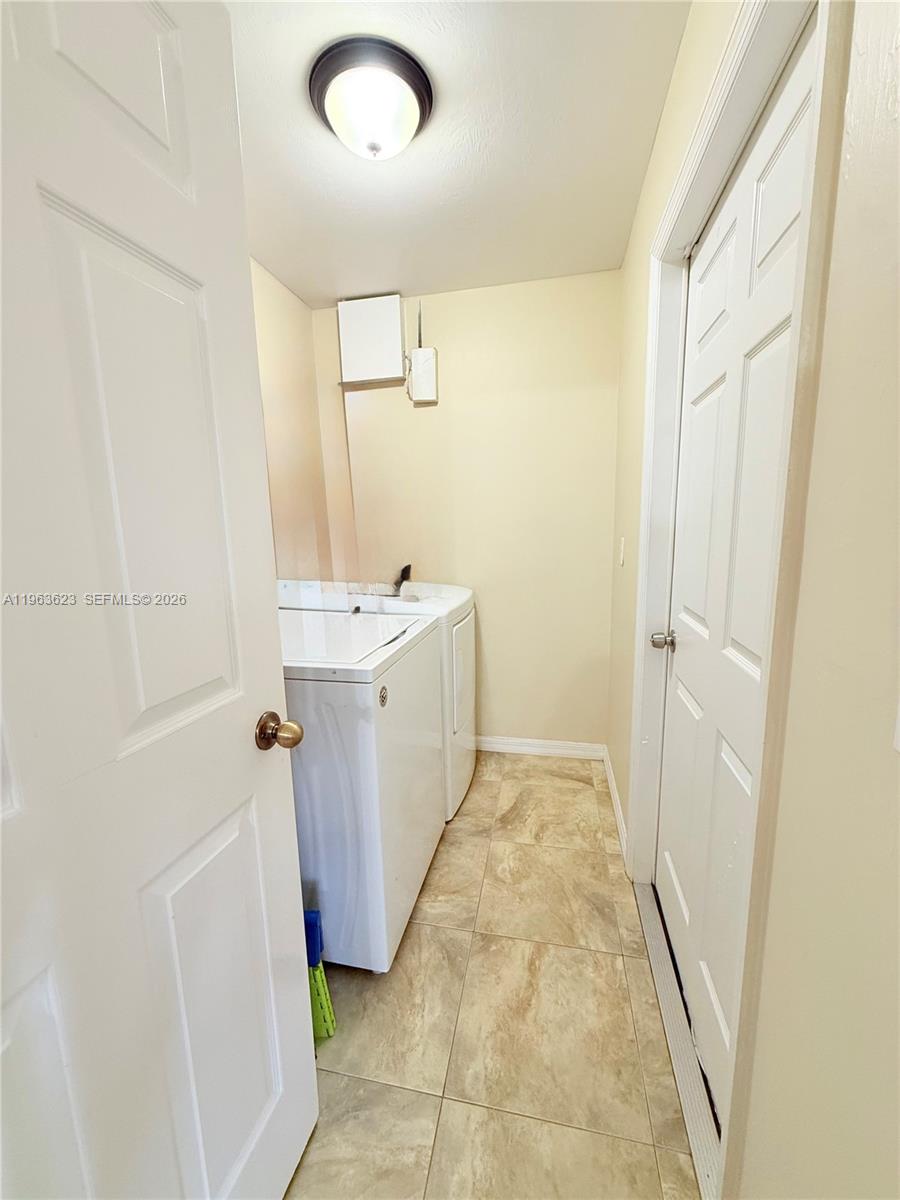 MIRROR LAKES - Residential