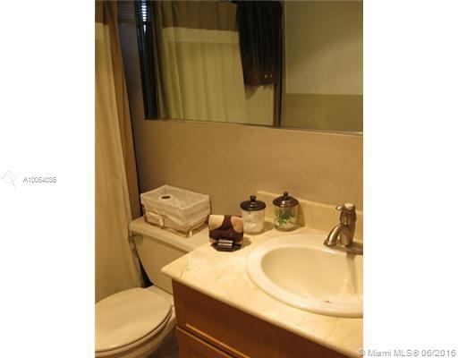 YACHT CLUB CONDO (THE) - Residential Lease