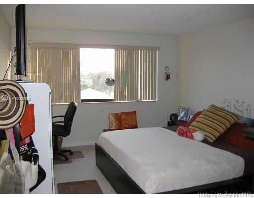 YACHT CLUB CONDO (THE) - Residential Lease