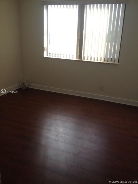 YACHT CLUB CONDO (THE) - Residential Lease