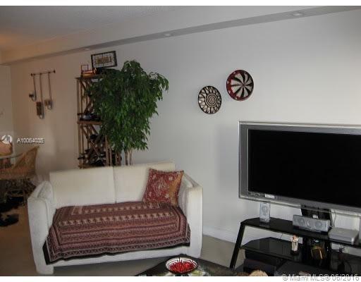 YACHT CLUB CONDO (THE) - Residential Lease