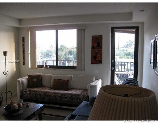 YACHT CLUB CONDO (THE) - Residential Lease