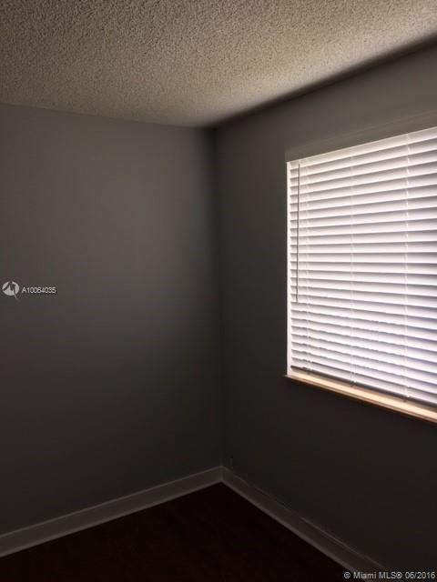 YACHT CLUB CONDO (THE) - Residential Lease