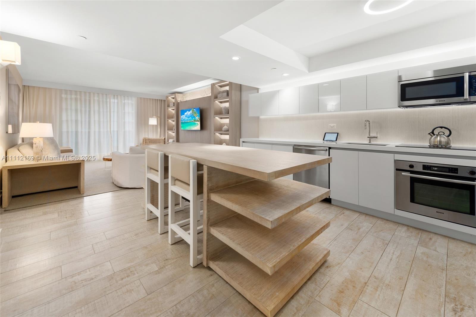 102 24th St 1211