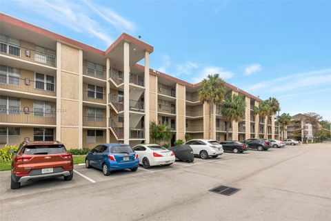 A home in Lauderdale Lakes