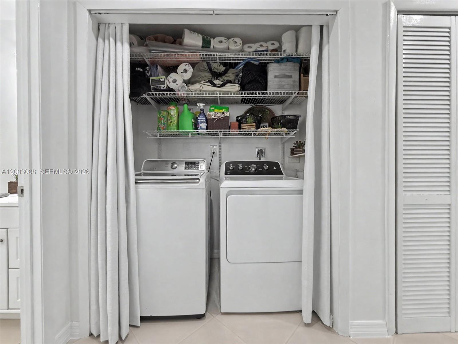 DEERWOOD TOWNHOMES - Residential