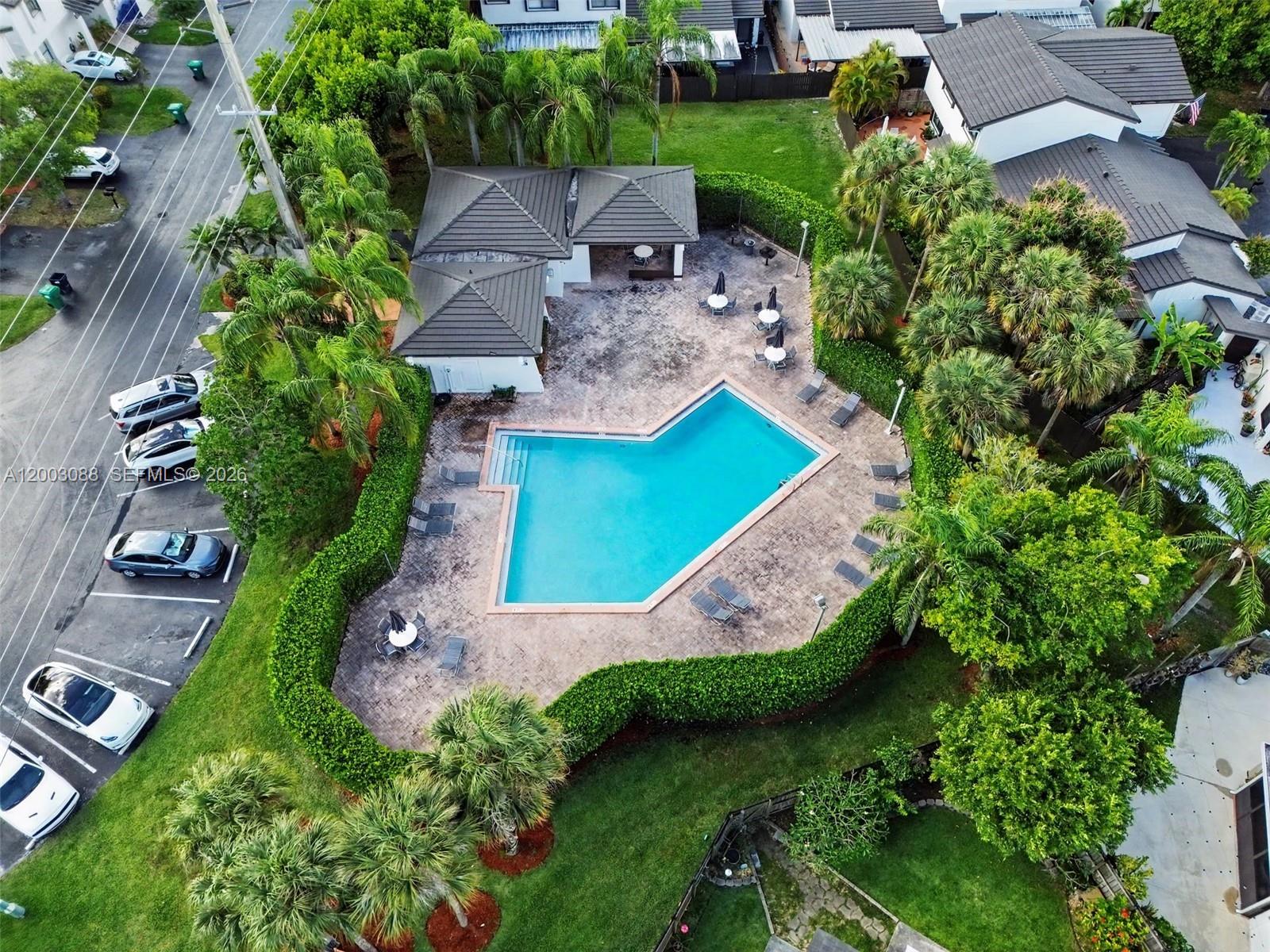 DEERWOOD TOWNHOMES - Residential