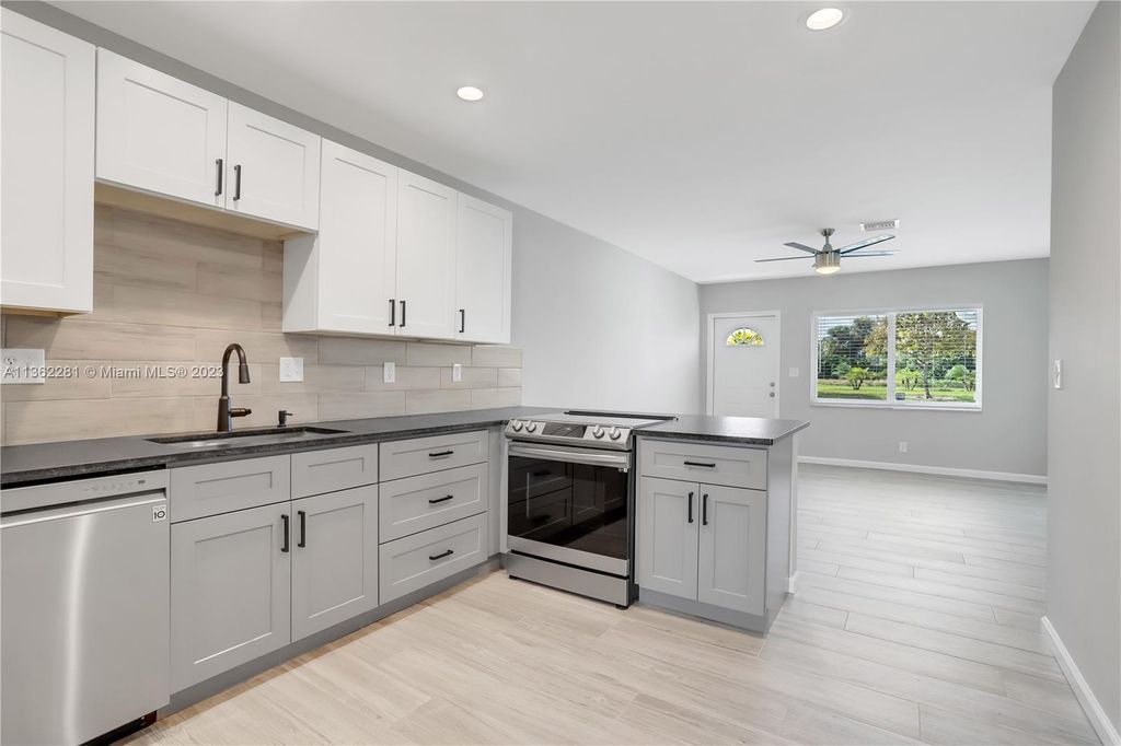 Photo of 2570 N Dixie Hwy #1, Boca Raton, FL 33431 (MLS # A11362281)