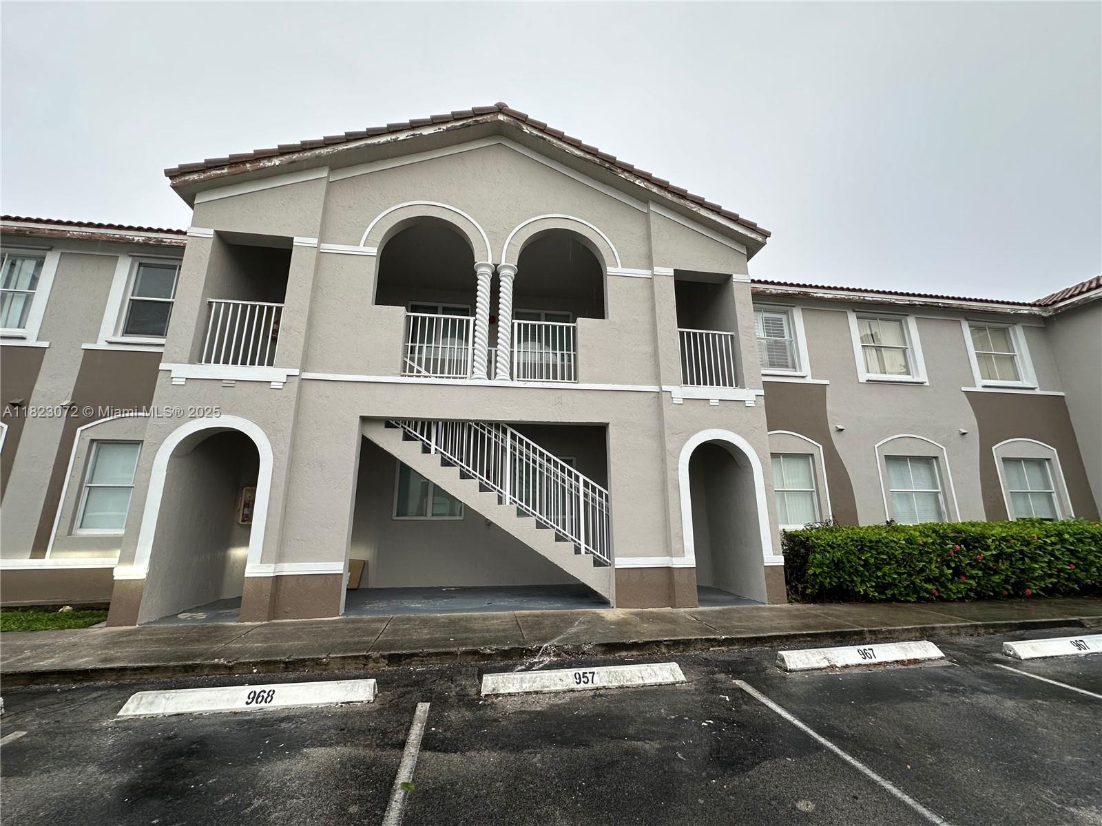 Rental Property at 1661 Se 29th Ct 206, Homestead, Miami-Dade County, Florida - Bedrooms: 2 
Bathrooms: 2  - $1,900 MO.