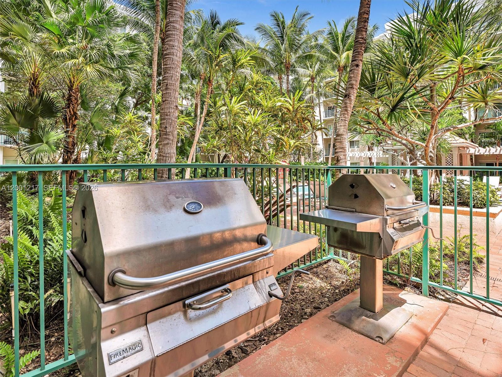 VALENCIA CONDO - Residential