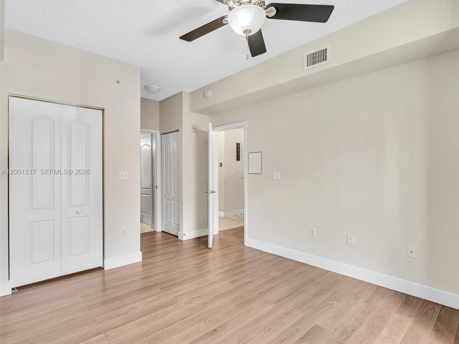 VALENCIA CONDO - Residential