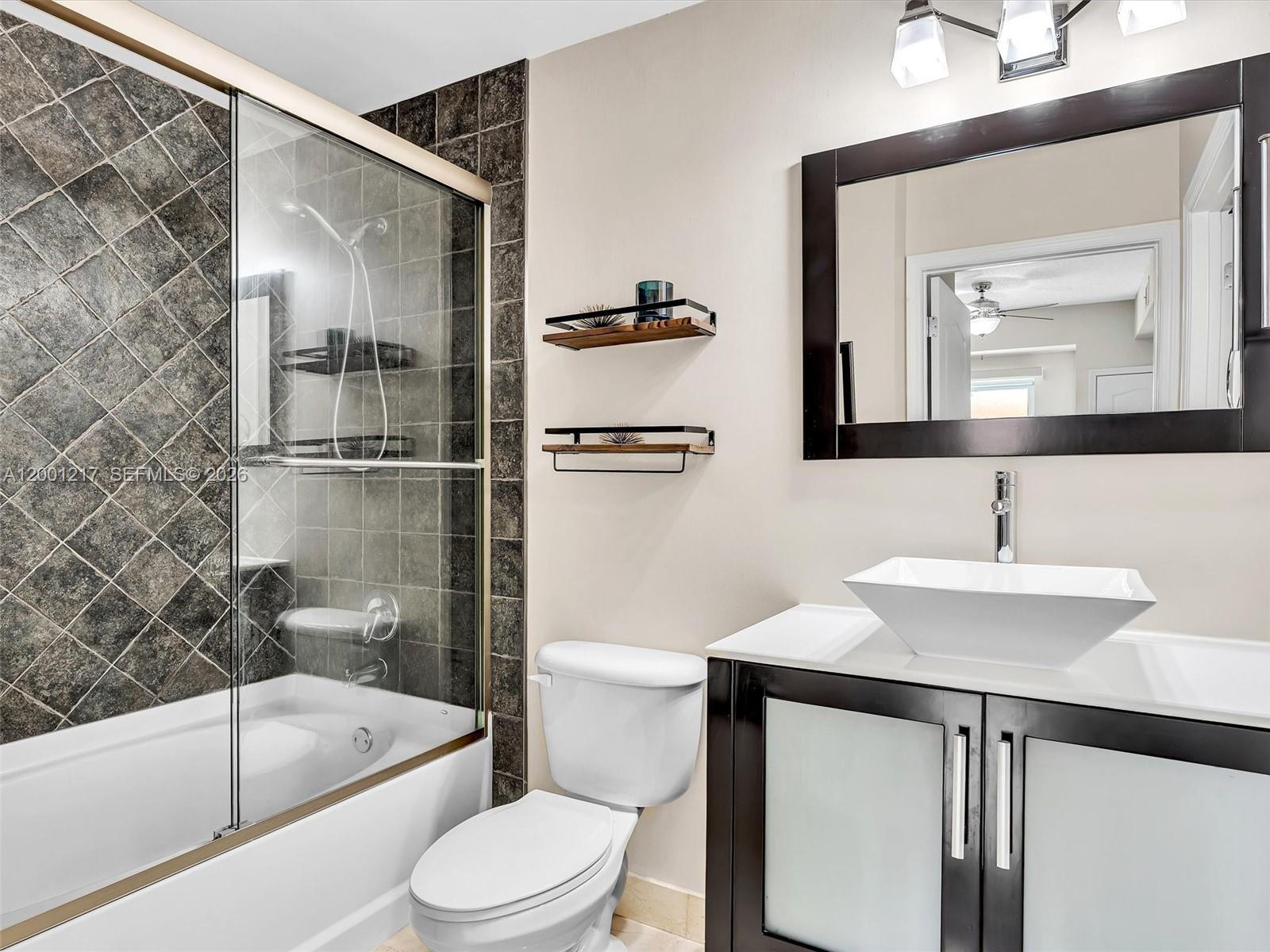 VALENCIA CONDO - Residential