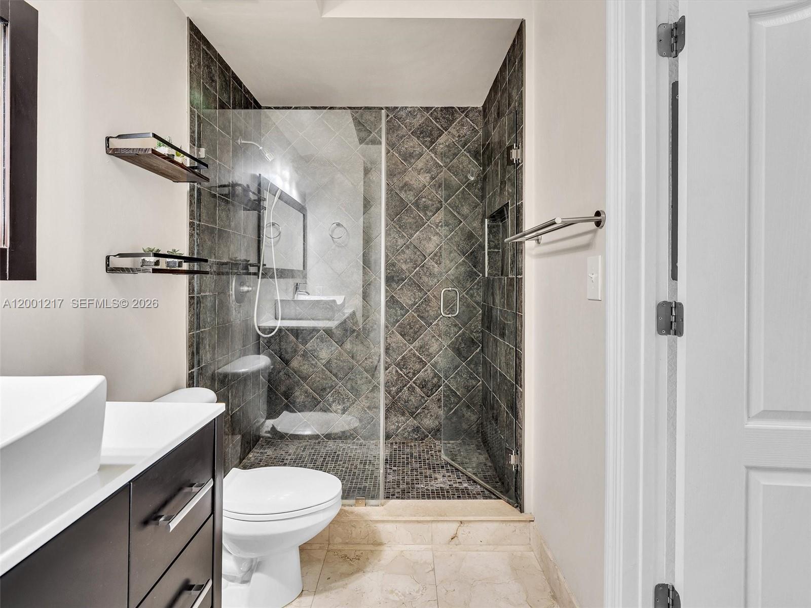 VALENCIA CONDO - Residential