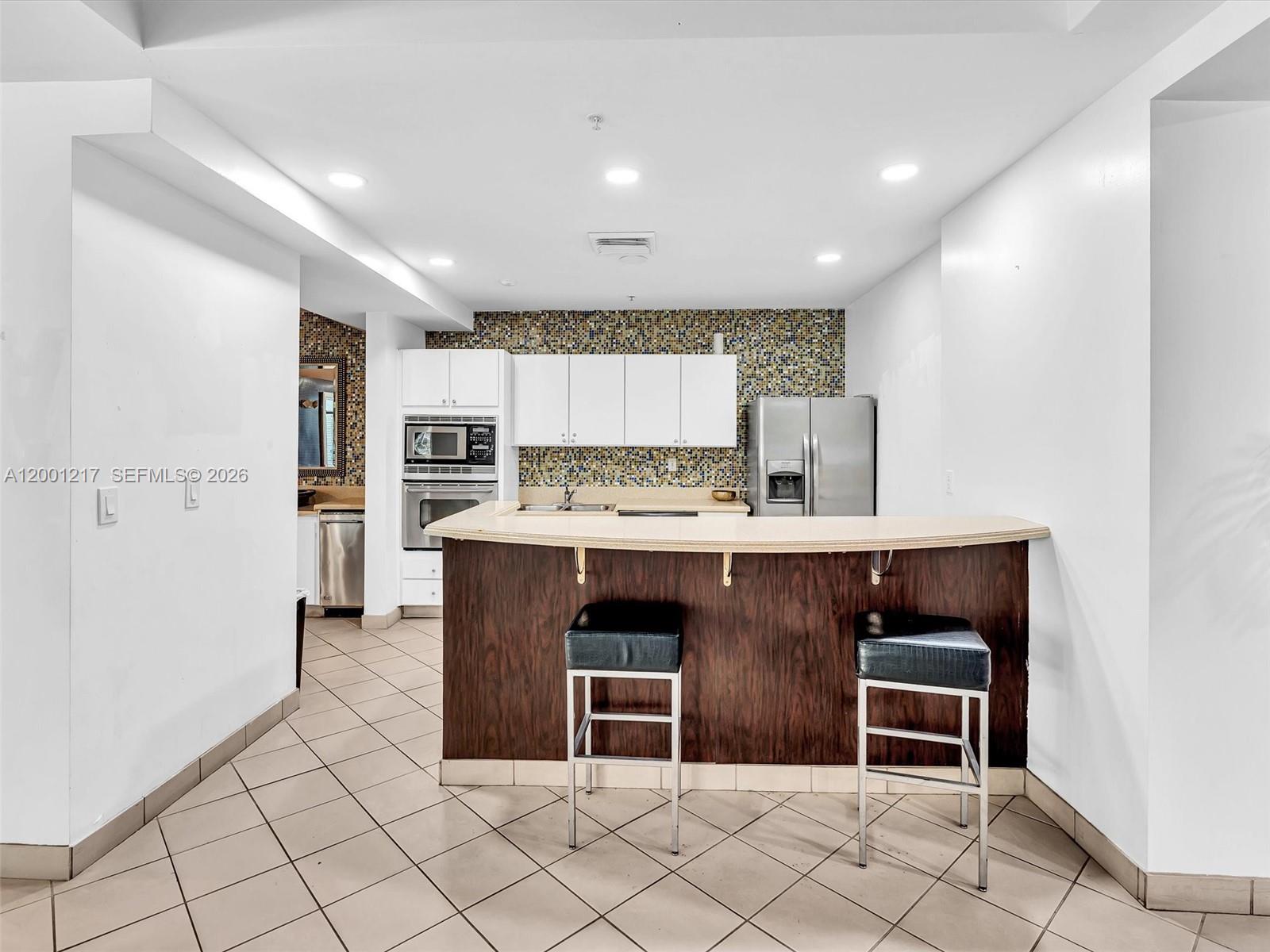 VALENCIA CONDO - Residential