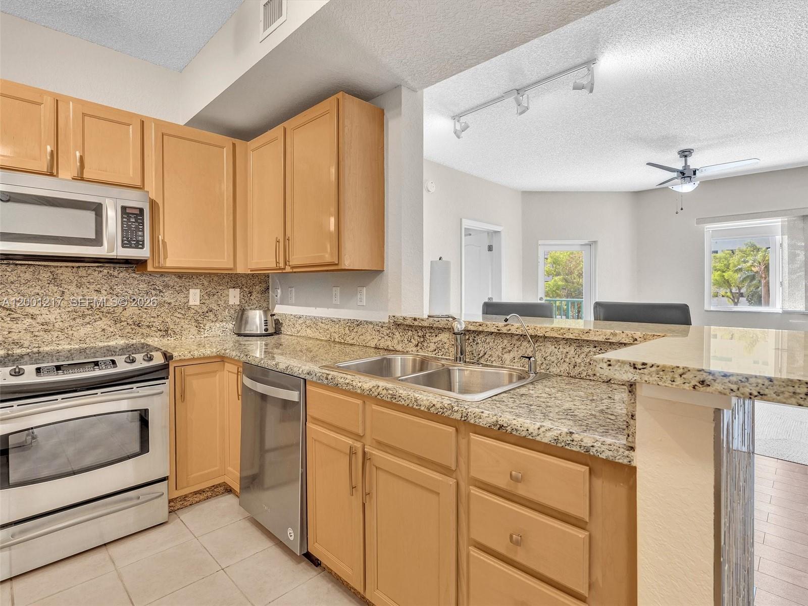 VALENCIA CONDO - Residential